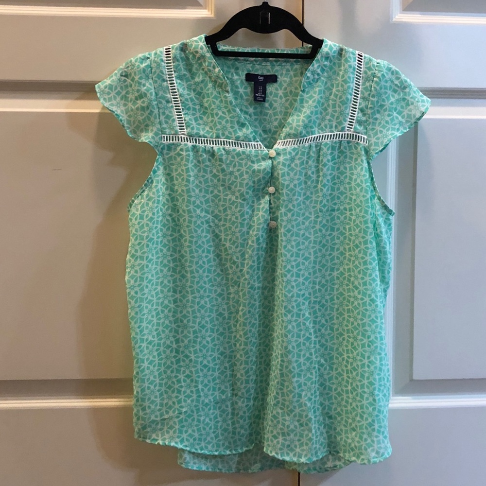 Women’s Short Sleeve GAP Blouse Size Small
